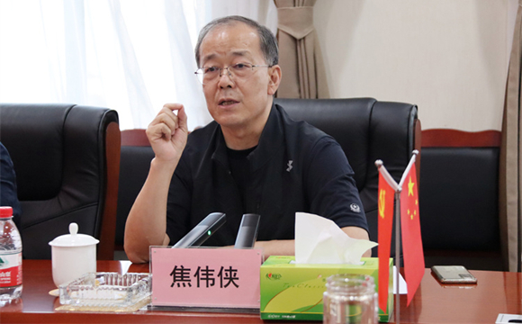 四川省委省政府決策咨詢委員會(huì)、西財(cái)智庫領(lǐng)導(dǎo)專家蒞臨四川棉麻集團(tuán)指導(dǎo)工作