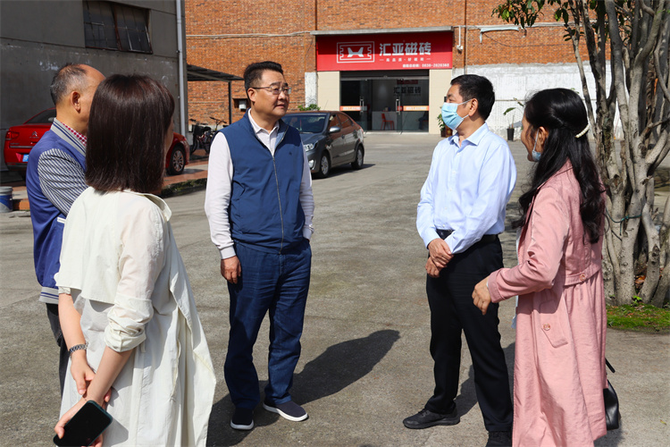 四川省供銷社黨組成員、機關黨委書記李先明帶隊開展節(jié)前安全生產(chǎn)督查工作