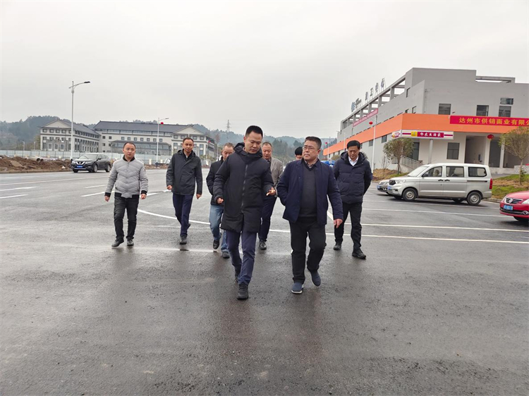 省供投集團(tuán)紀(jì)委書記、監(jiān)事會副主席吳德貴率隊赴四川供銷西南冷鏈物流基地調(diào)研指導(dǎo)